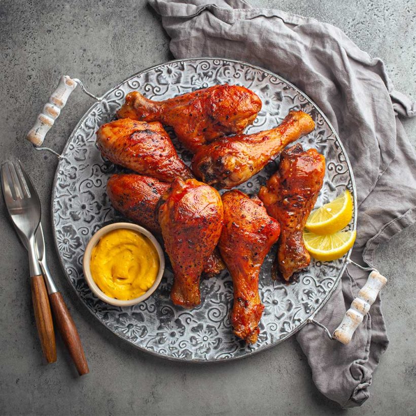 indian-food-tandoori-chicken-legs-from-above-4GNQM9G.jpg